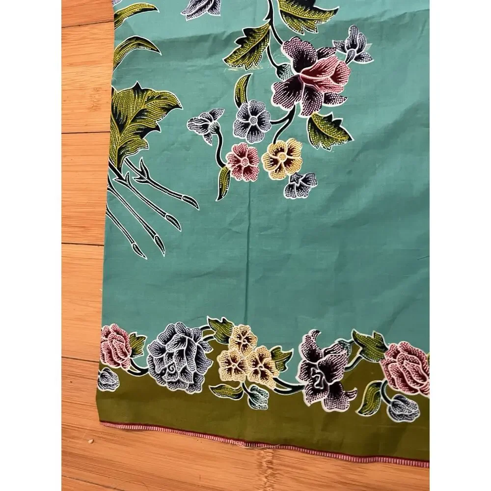 Floral Textiles Tablecloth Runner Cover Retro Motif Batik Art 46 x 37”